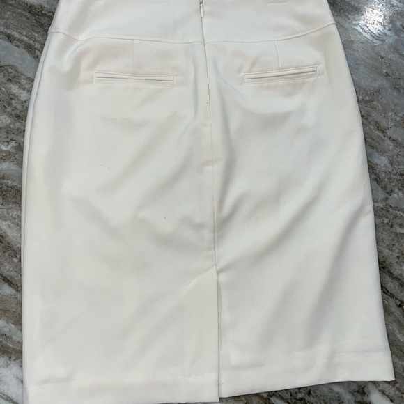 $15 Skirts-Worthington Women’s Cream Skirt, Style 1411273P, Size 6 - Picture 2 of 6